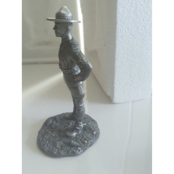 Franklin Mint People of Canada Pewter Figurine The  Mountie Original Box 1977 - Picture 8 of 13